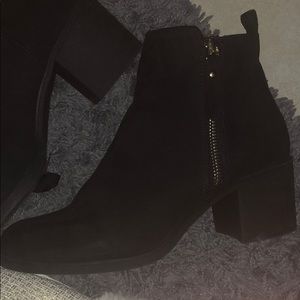 Heeled booties
